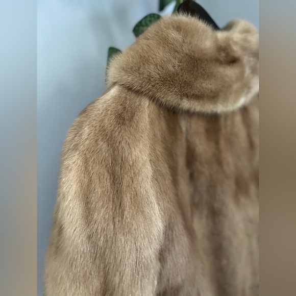 Gorgeous Vintage Peter Pan Collared Fur - Picture 5 of 13